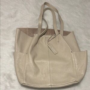 American Eagle Outfitters genuine leather tote bag in a cream color